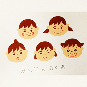 簡単に手作り出来る壁面飾りの製作キット「男の子の顔（大）セット＋<br>女の子の顔（大）セット作品例」写真